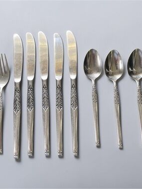 Rogers Co, stainless 
 flatware from the 1970s, exact pattern unknown